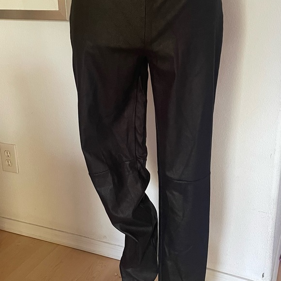 Textured faux leather leggings - Picture 2 of 7